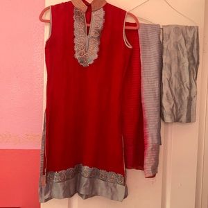 Indian pants suit ( salwar kamiz) size 34